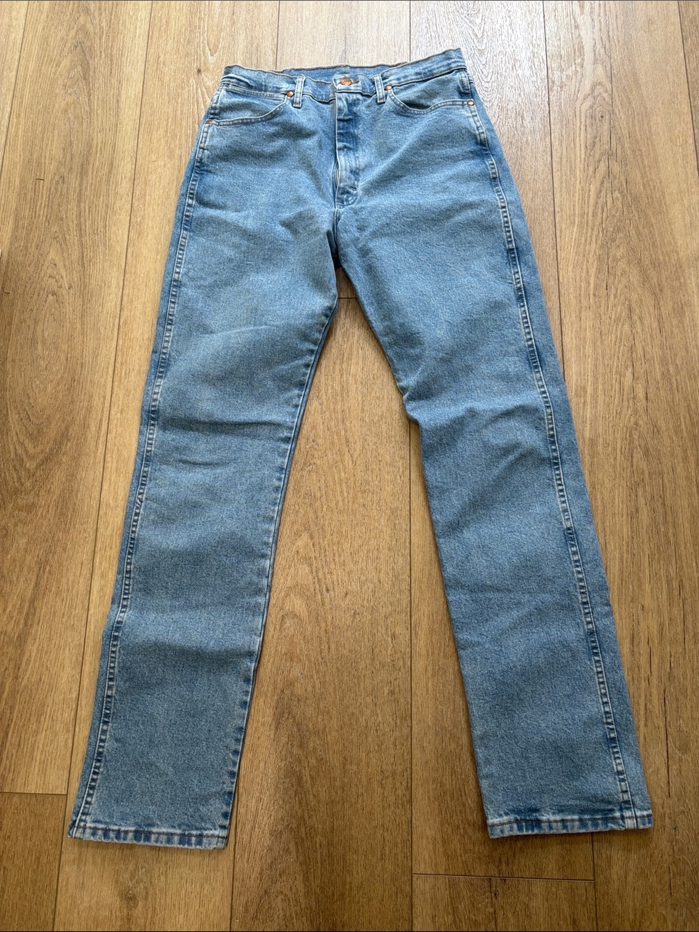 Wrangler Classic Men's Light Blue Straight-Leg Jeans